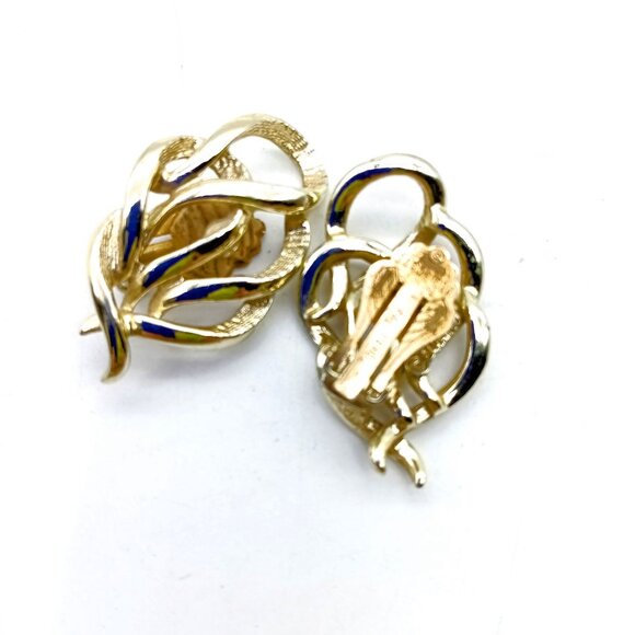 Sarah Coventry Town and Country Earrings, Gold Tone Clip On Vintage Book Piece - Picture 4 of 4